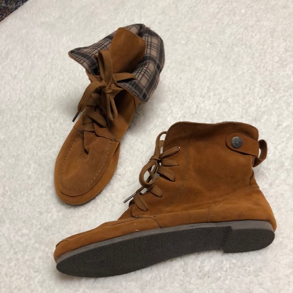 BRAND NEW!! Ankle boots! - Picture 3 of 3